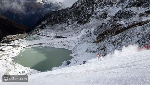 موسم التزلج بجبال الألب يواجه أزمة بسبب قلة