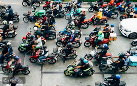 المئات من الدراجات النارية المهجورة في فيتنام: