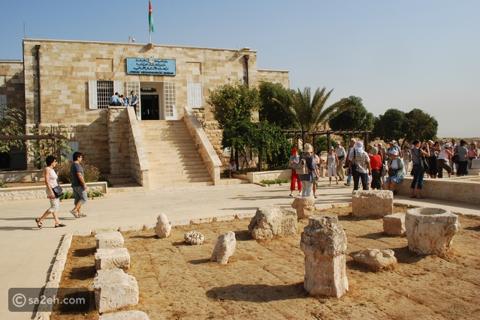 استكشاف تاريخ الأردن من خلال متحف الآثار