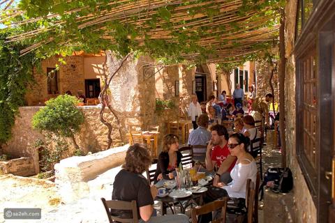 أشهر المطاعم في بيلوبونيز، اليونان لتجربة أكلات