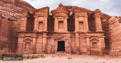دليلك الشامل لرحلة مثالية إلى عجائب الأردن في