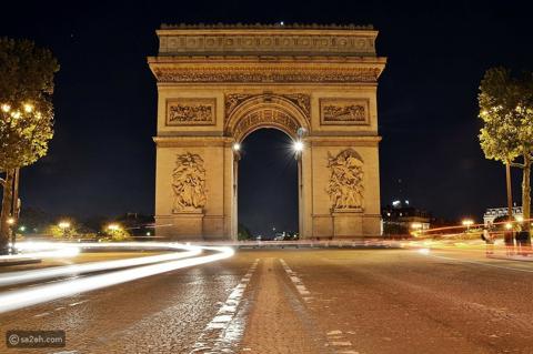 دليلك للاستمتاع بالحياة الليلية في باريس