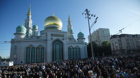 عيد الأضحى: 200 ألف مسلم يؤدون الصلاة بمساجد