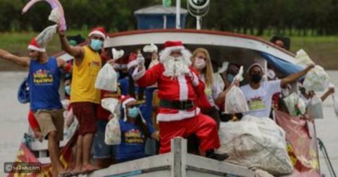 بابا نويل يسافر بحراً لإسعاد أطفال أكبر غابة