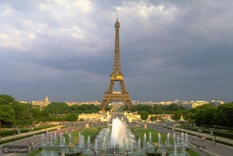 دليلك للاستمتاع بالحياة الليلية في باريس