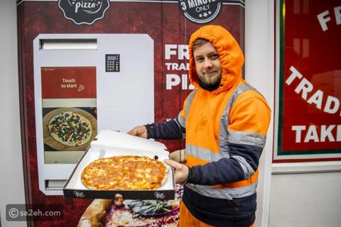 توفير آلات لبيع البيتزا في شوارع لندن